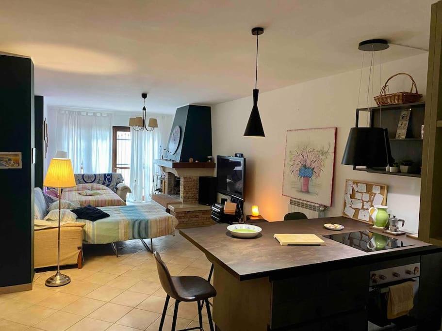 Apartamento The Wild Lavender Cecchina Exterior foto